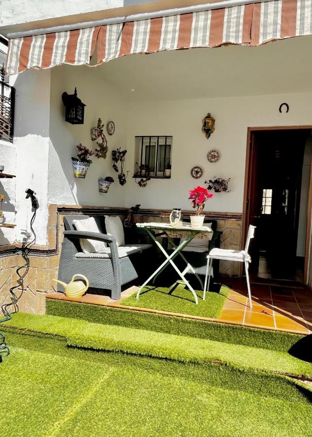 Like At Home Near Seville Montequinto Buitenkant foto